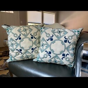 Bombay outdoor decorative pillows blue white 16x16